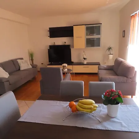 Rita Apartment *
